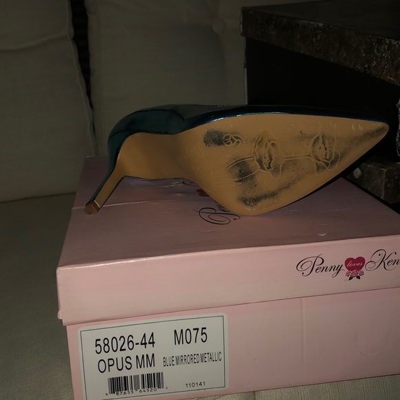 Blue Mirrored metallic USED ONCE!! - Picture 2 of 2